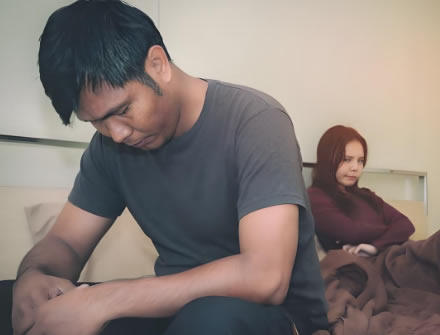 老公出轨的小三已婚有孩子，妻子要不要找小三老公？
