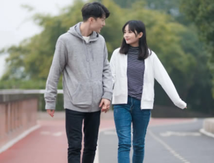 烟火气中两颗心走近，这是婚姻质朴的模样