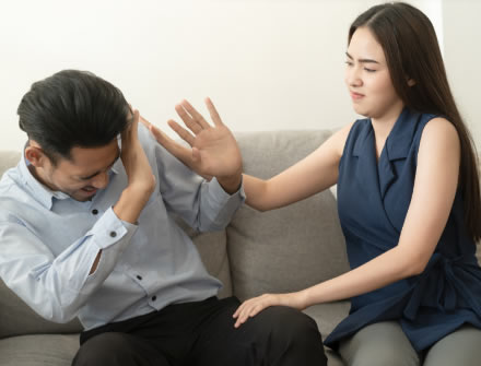 试着站在对方角度看待问题，感受其喜怒哀乐